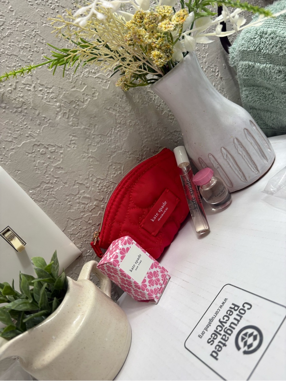 kate spade Red Quilted Mini Cosmetic Pouch with mini perfumes - Picture 2 of 3